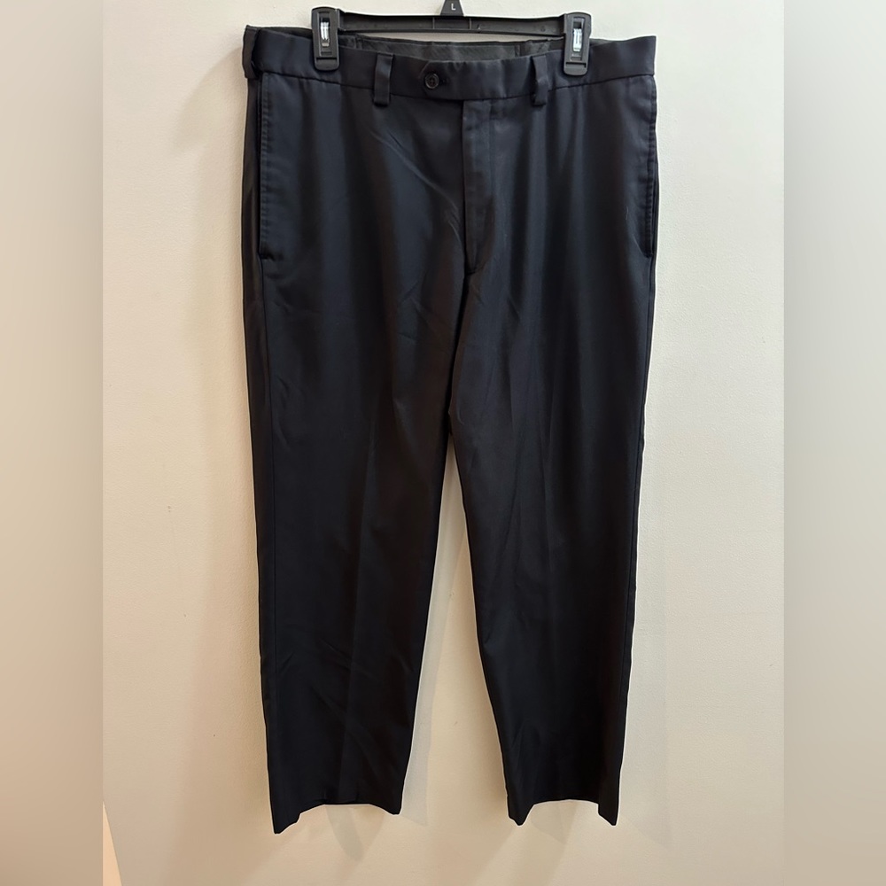EUC Black 🖤 Men’s 36 x 30 Haggar Dress Pants